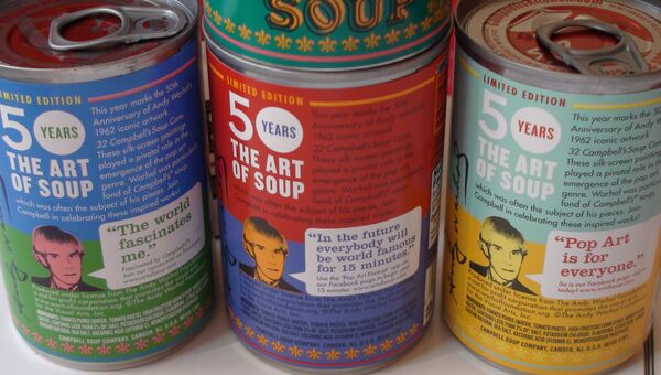 Лимитированный выпуск четырех видов консервов томатного супа Кемпбелл с цитататми Энди Уорхола