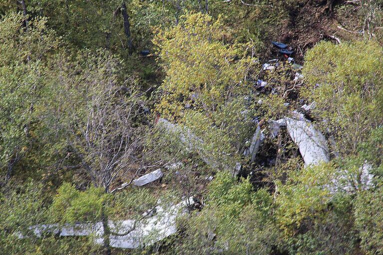 Фрагменты самолета Ан-28, потерпевшего крушение на Камчатке 