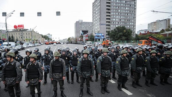 Сотрудники правоохранительных органов во время акции Марш миллионов в Москве. Архивное фото
