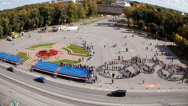 Новгородцы превратились в коллективный велосипед