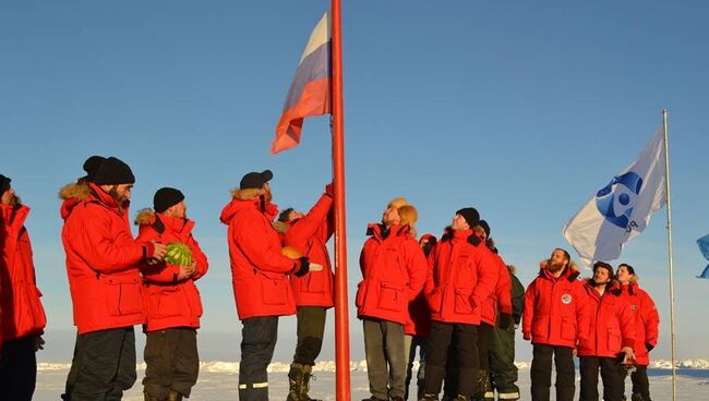 Дрейфующая станция Северный полюс-39. Архив