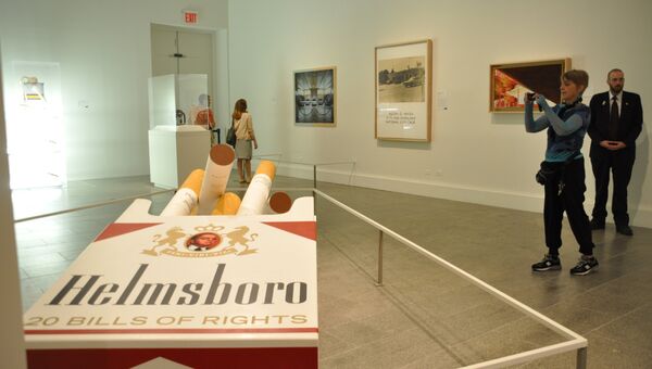 Музей Метрополитен в Нью-Йорке открывает выставку, посвященную Уорхолу