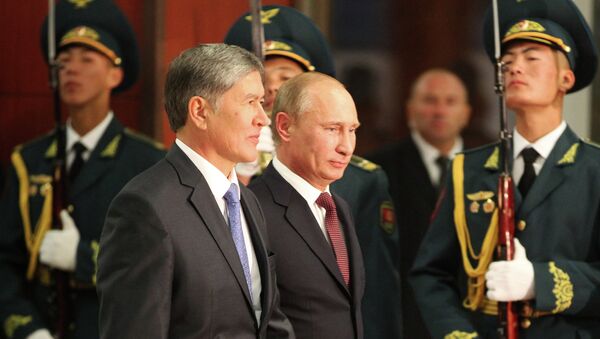 Президент Киргизии Алмазбек Атамбаев и президент России Владимир Путин