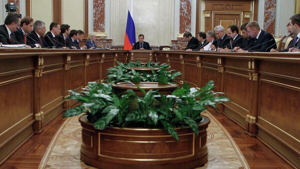 Премьер-министр РФ Дмитрий Медведев во время заседания кабинета министров РФ