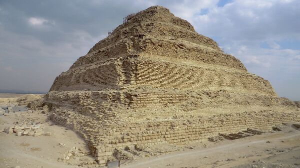 Ступенчатая пирамида Джосера в Саккаре, Египет