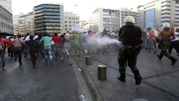 Столкновения демонстрантов с полицией в Афинах