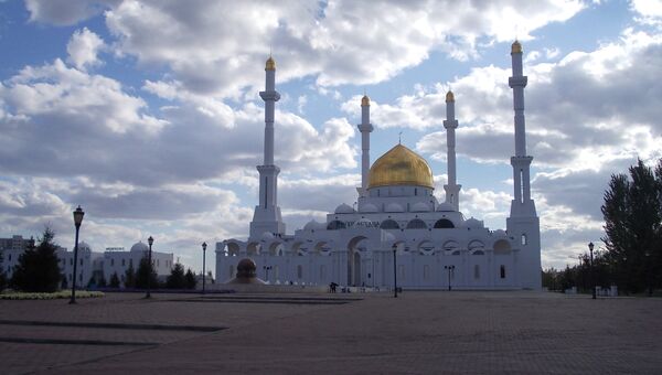 Астана Казахстан путешествие архитектура небоскреб