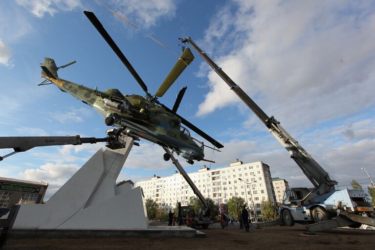 Летающий танк над городом: как устанавливали памятник МИ-24 в Арсеньеве