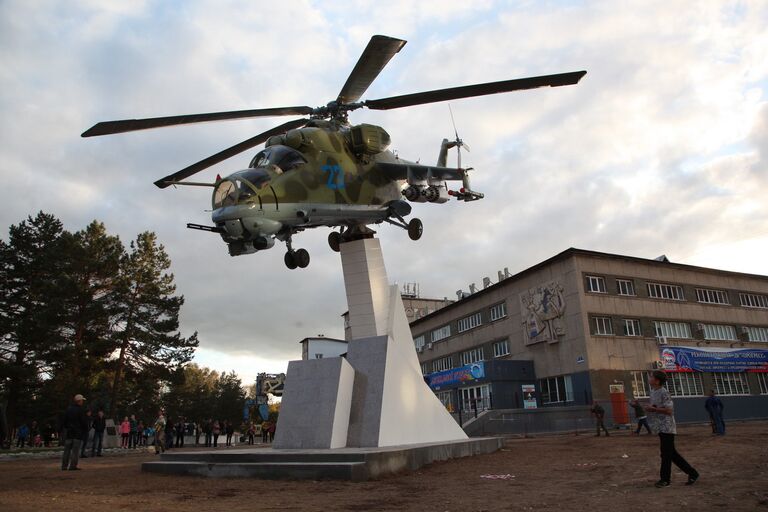 Летающий танк над городом: как устанавливали памятник МИ-24 в Арсеньеве