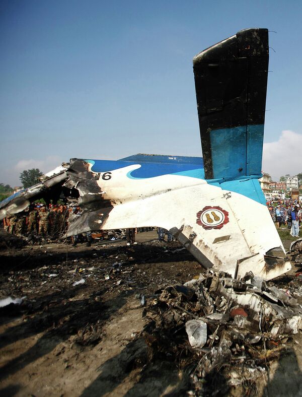 Хвостовая часть самолета, разбившегося в Катманду, Непал