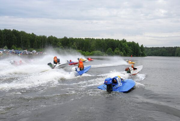 Соревнования по водно-моторному спорту в Ногинске
