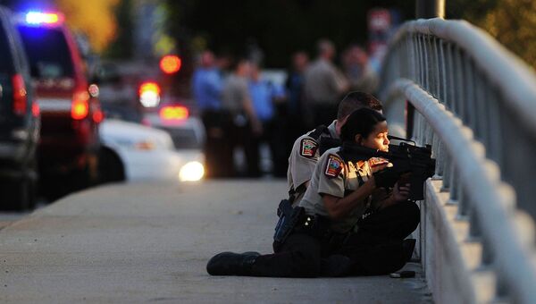Полицейские на месте стрельбы в Миннеаполисе