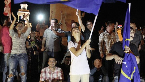 Сторонники блока Грузинская мечта на площади Свободы в Тбилиси