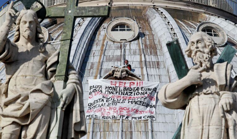 Акция протеста против правительства в Ватикане