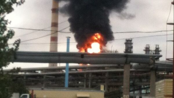 В Саратове загорелся нефтеперерабатывающий завод