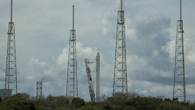 Ракета Falcon 9 на старте. Архивное фото