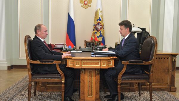 Президент России Владимир Путин и министр транспорта РФ Максим Соколов