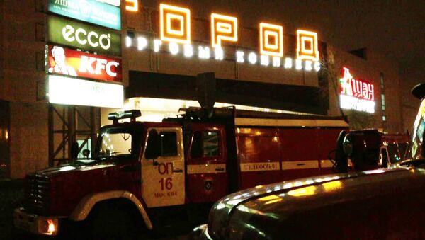 Пожар в московском ТЦ Город тушили 15 пожарных расчетов