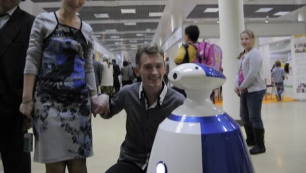 На Фестивале науки москвичей развлекли говорящие роботы