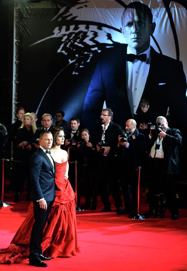 Актеры Дэниел Крейг и Беренис Марло на премьере фильма 007: Координаты Скайфолл