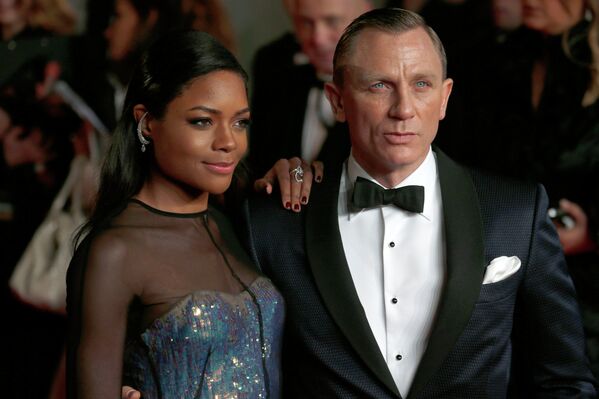 Актеры Дэниел Крэйг и Наоми Харрис на премьере фильма 007: Координаты Скайфолл