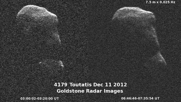 Снимок астероида Таутатис, сделанный радаром в Голдстоуне
