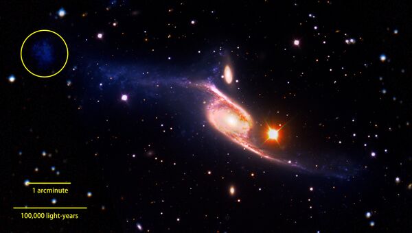 Снимок галактики  NGC 6872, выделен фрагмент, видимый только в ультрафиолетовом диапазоне
