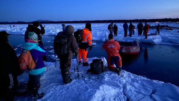 На Сахалине в Заливе Мордвинова с оторвавшейся льдины эвакуировали более 250 рыбаков из 600. 28 января 2020