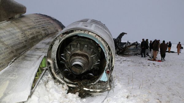 Обломки американского военного самолета, потерпевшего крушение в провинции Газни, Афганистан