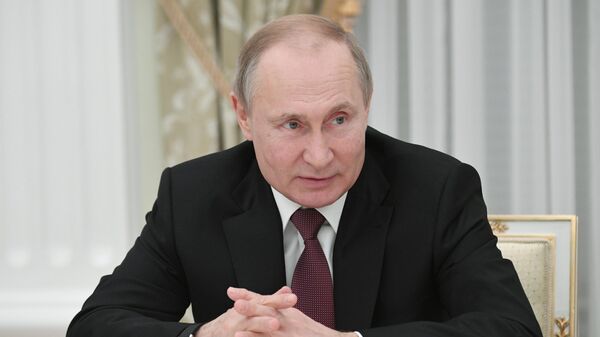 Президент РФ Владимир Путин во время встречи с ушедшими в отставку членами правительства РФ