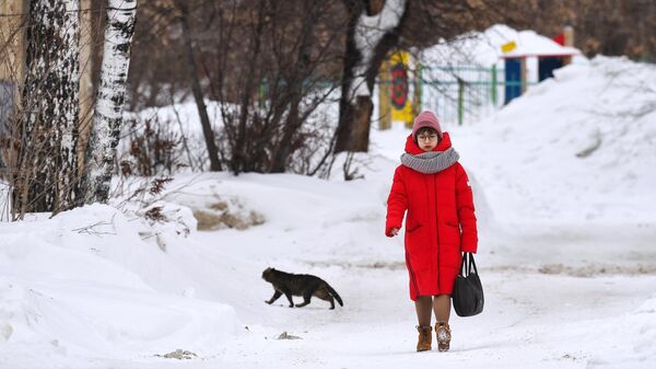 Девушка на улице в Новосибирске