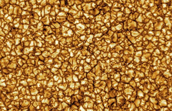 Детальное изображение поверхности Солнца, сделанное телескопом DKIST