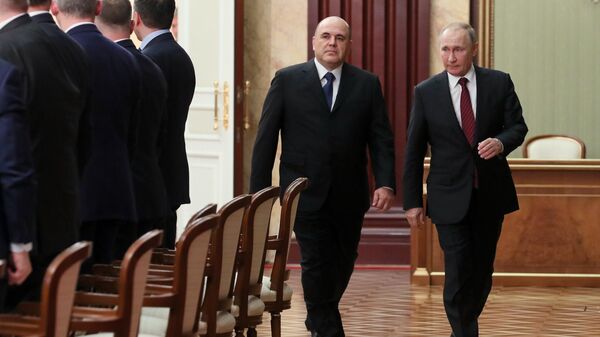 Президент РФ Владимир Путин и председатель правительства РФ Михаил Мишустин перед началом встречи с членами правительства РФ