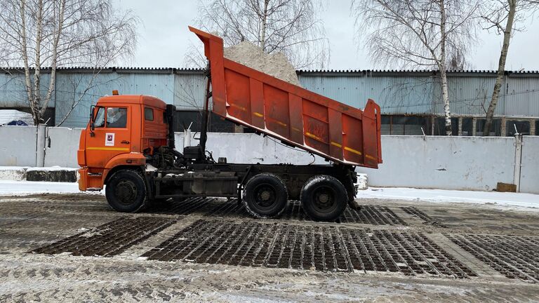 Работа снегоплавного пункта Лихоборский в Москве