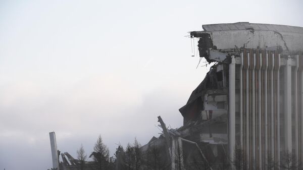 Обрушение крыши при демонтаже спортивно-концертного комплекса Петербургский