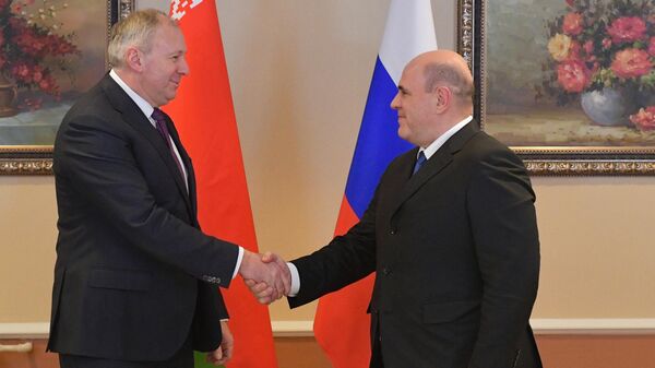 Председатель правительства РФ Михаил Мишустин и премьер-министр Белоруссии Сергей Румас во время встречи
