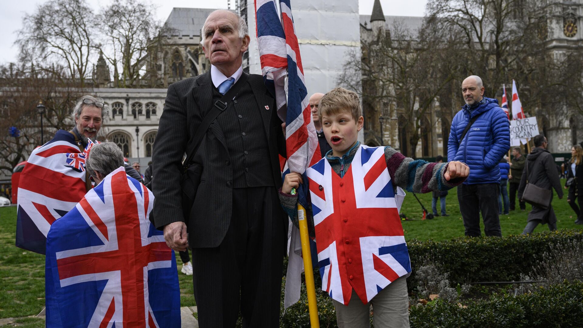 Сторонники Brexit на торжественных мероприятиях, посвященных выходу Великобритании из ЕС (Brexit Party) на площади Парламента в Лондоне - РИА Новости, 1920, 10.09.2020