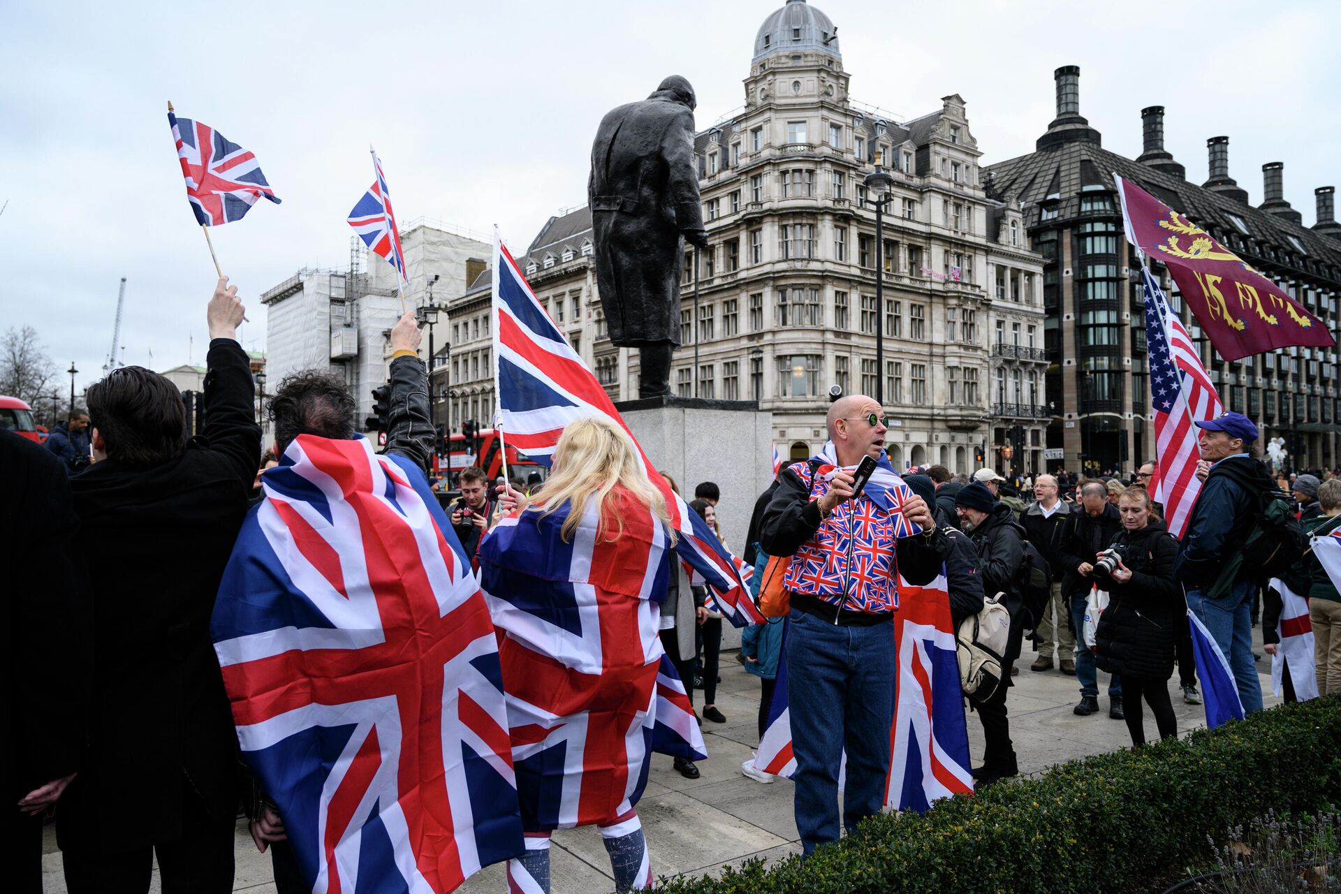 Сторонники Brexit на торжественных мероприятиях, посвященных выходу Великобритании из ЕС (Brexit Party) на площади Парламента в Лондоне - РИА Новости, 1920, 25.12.2020