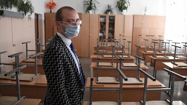 Учитель физики и информатики школы №47 города Читы Егор Михайлов в пустом классе