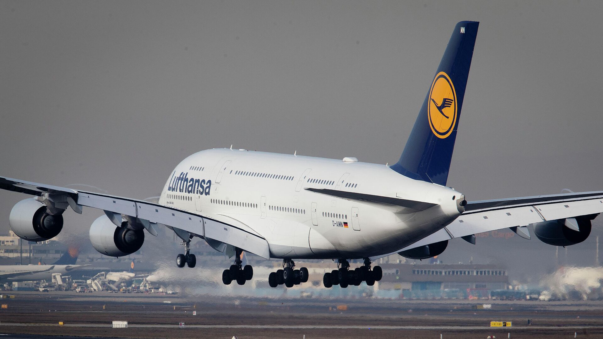 Пассажирский самолет Airbus A380 авиакомпании Lufthansa - РИА Новости, 1920, 13.02.2022
