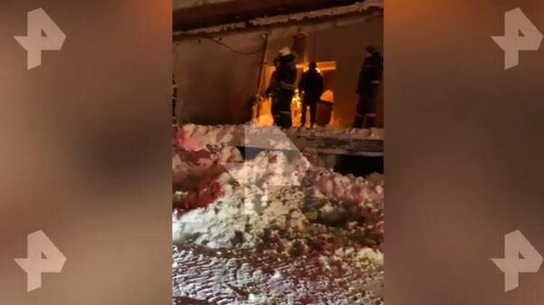 Видео с места обрушения в кафе в Новосибирске