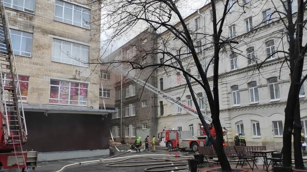 Ликвидация пожара в здании Лениздата в Санкт-Петербурге