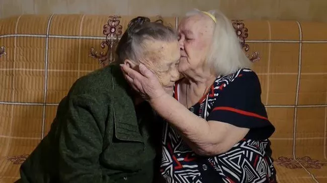 Разлученные войной: сестры Юлия и Розалина встретились спустя 78 лет