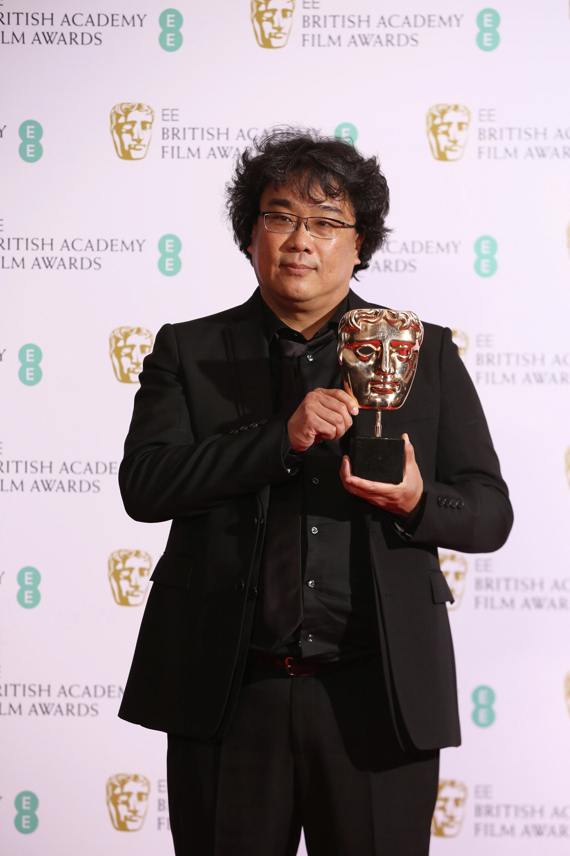 Режиссер Пон Чжун Хо на церемонии вручения премии BAFTA в Лондоне - РИА Новости, 1920, 26.07.2021