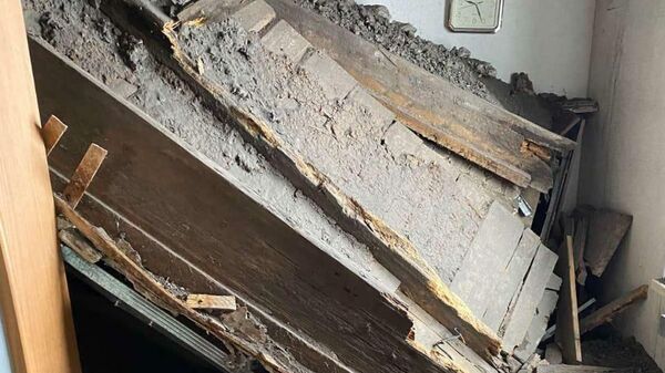 Обрушение потолка  в жилом доме в городе Кунгуре Пермского края