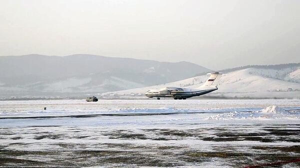 Самолет ВКС России Ил-76 МД, вылетевший из международного аэропорта Байкал в Улан-Удэ в Китай для эвакуации российских граждан из провинции Хубэй