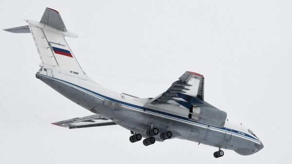Прибытие российского самолета из Уханя в тюменский аэропорт
