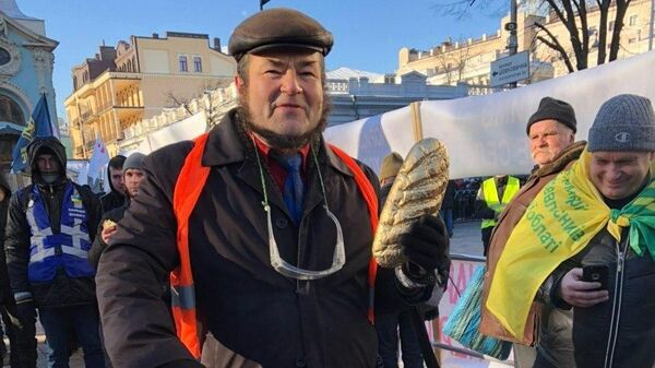 Акция протеста против закона об отмене моратория на продажу сельхозземель в Киеве
