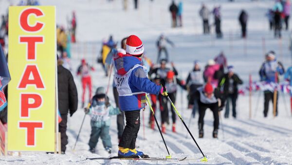 Юный участник 30-й Всероссийской массовой лыжной гонки Лыжня России - 2012 на Старте