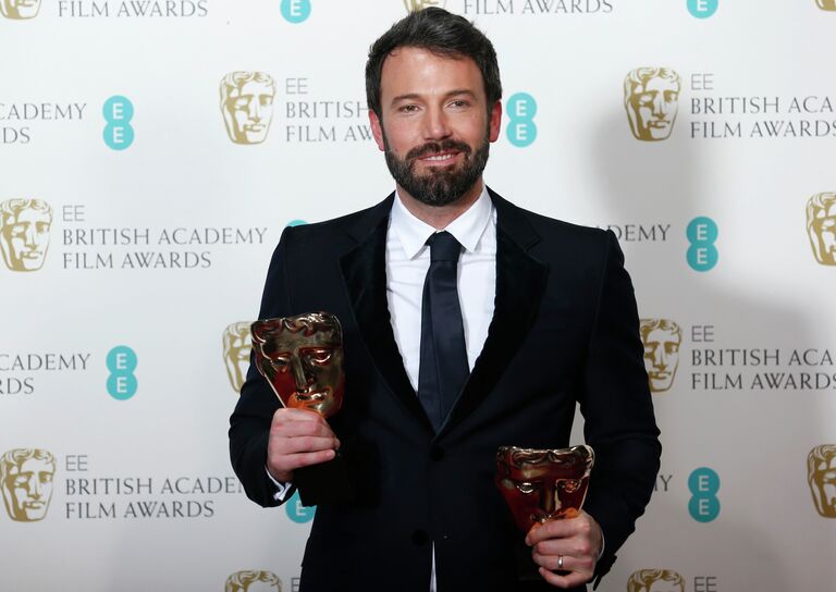 Бен Аффлек с наградами BAFTA за фильм Операция Арго